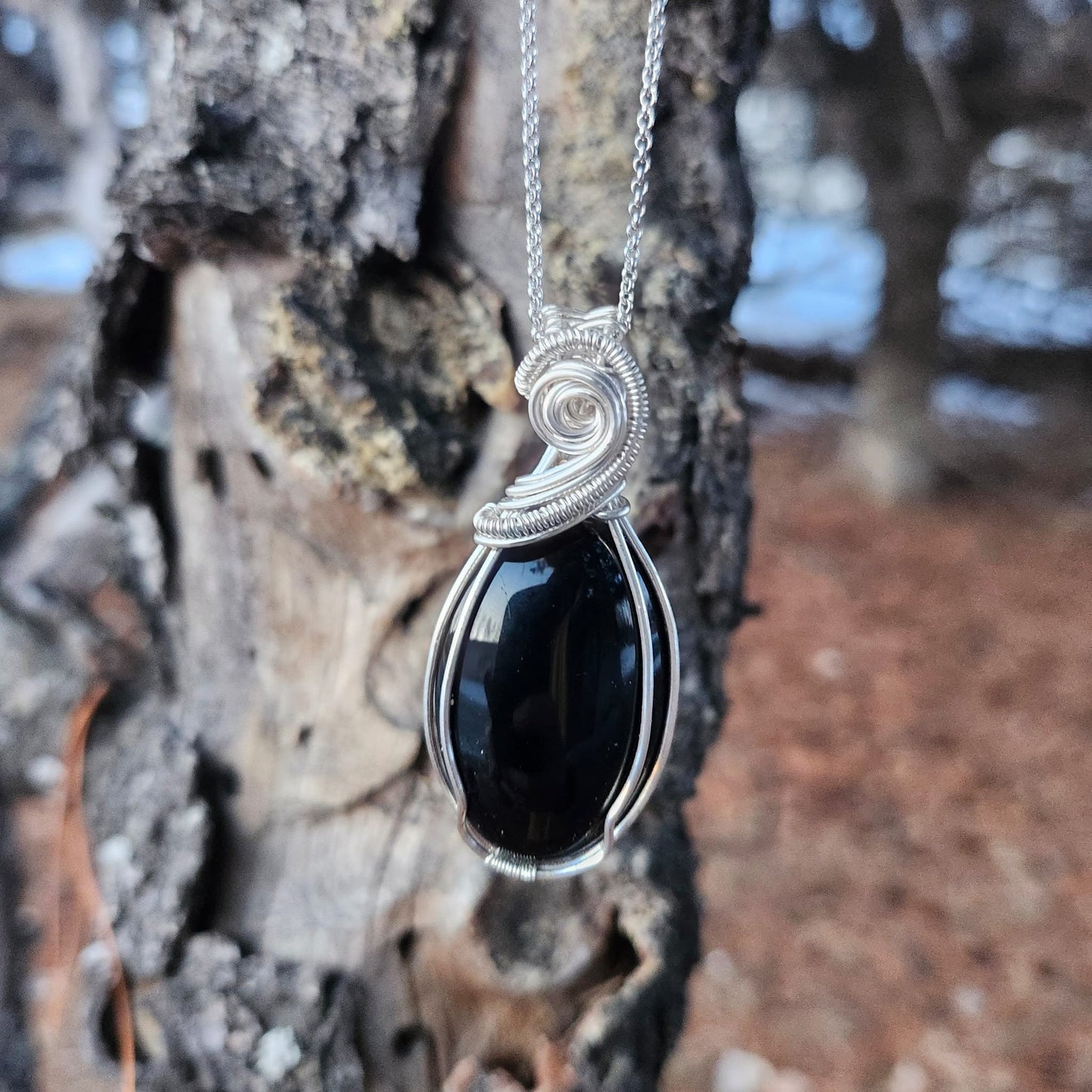 Handcrafted gemstone pendants : Black Agate Pendant & Silver Chain - Celtic Style | Gemini Zodiac Sign | Silver jewelry | Black jewelry